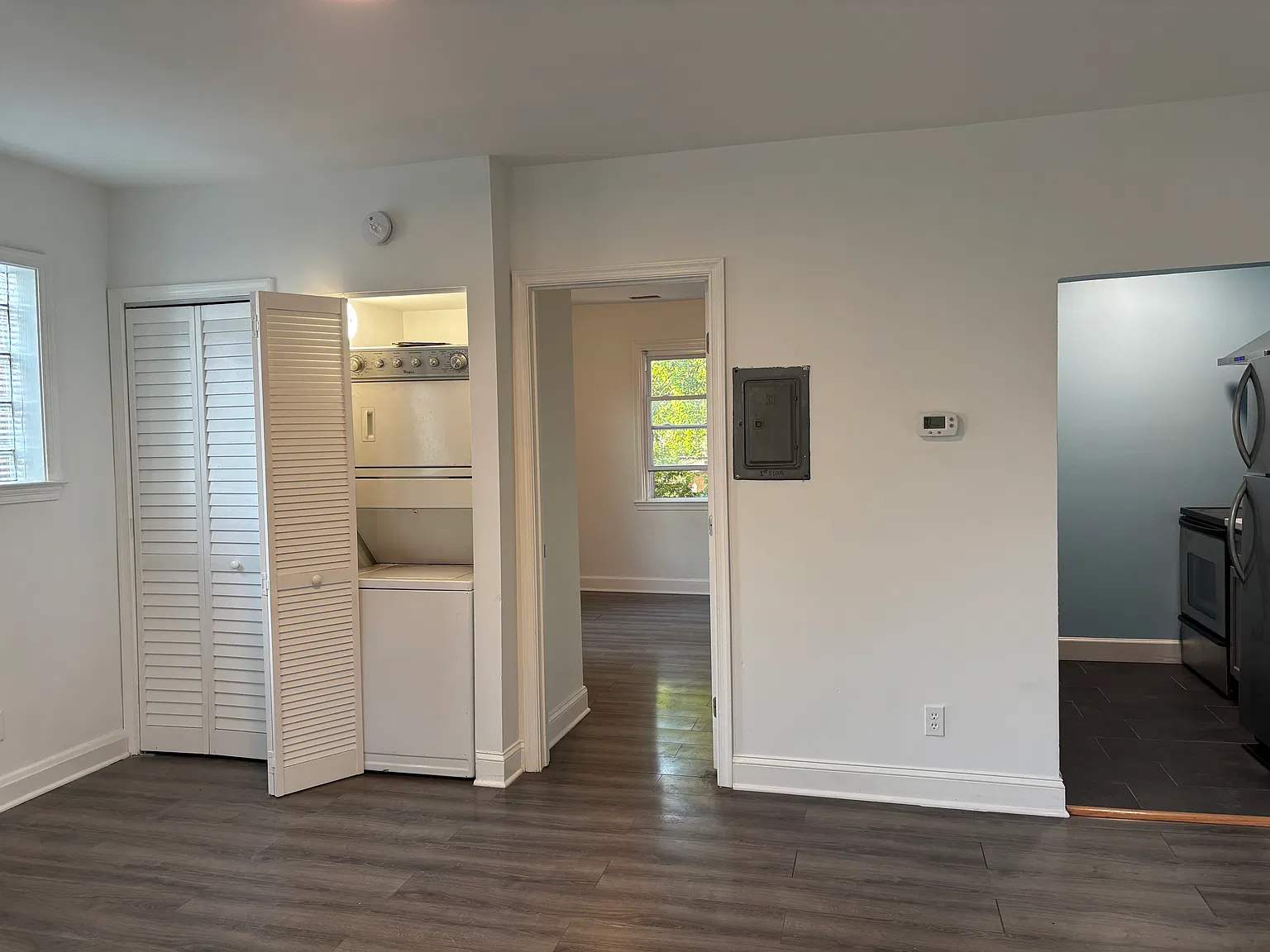 1 bed, $1,000 — Photo 2