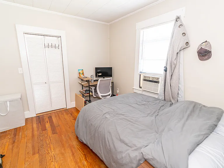 117 School St — Photo 10