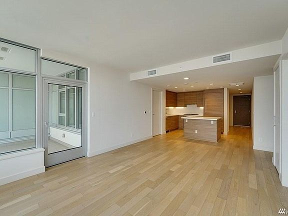 4th image of 588 Bell St Unit 1301S