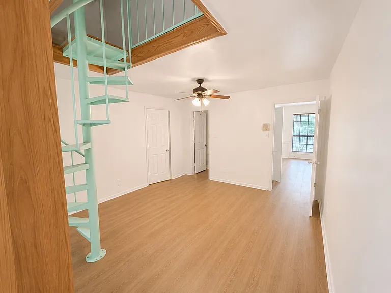 7218 Holder Forest Ct — Photo 29