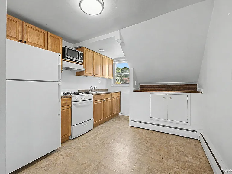 18 Heath Ln — Photo 8