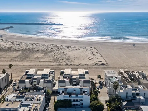 5205 Ocean Front Walk APT 301, Los Angeles, CA 90292