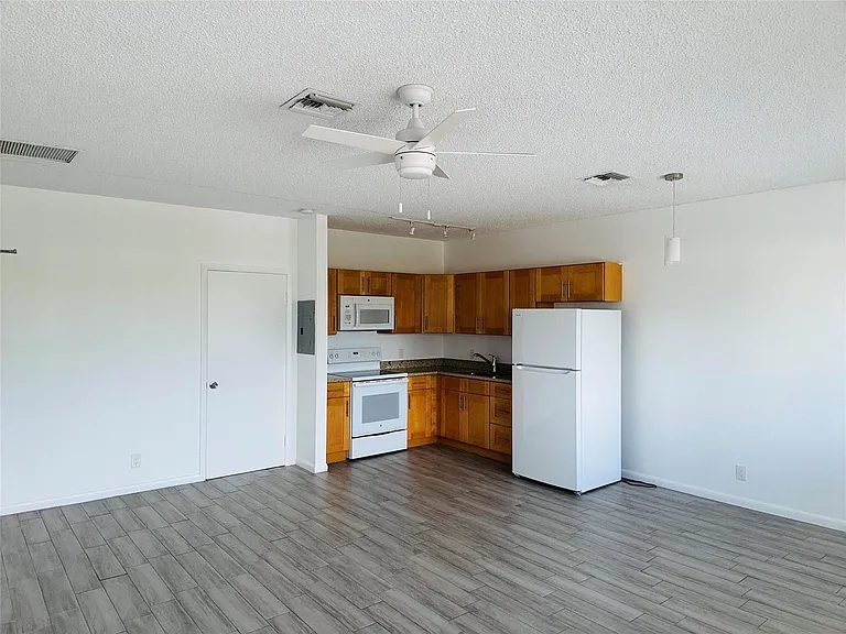 229 E Commercial Blvd #2 — Photo 8