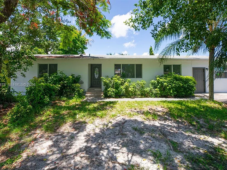 3327 Sapphire Rd — Photo 1