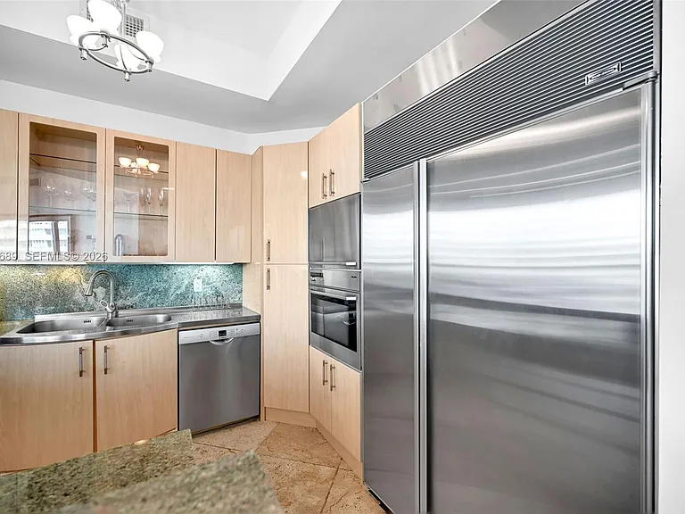 100 S Pointe Dr #801 — Photo 24