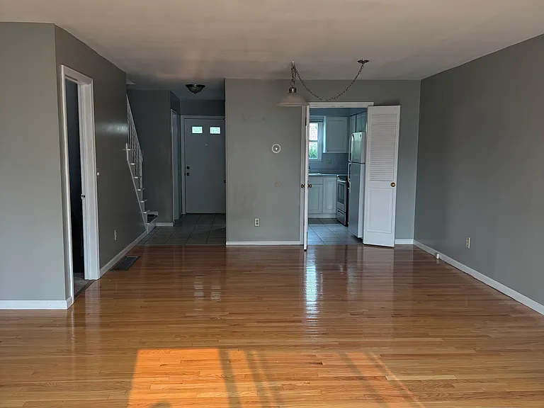 4884 Dierker Rd — Photo 2
