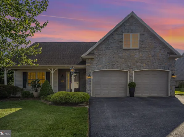 1076 Cambridge Dr, Manheim, PA 17545