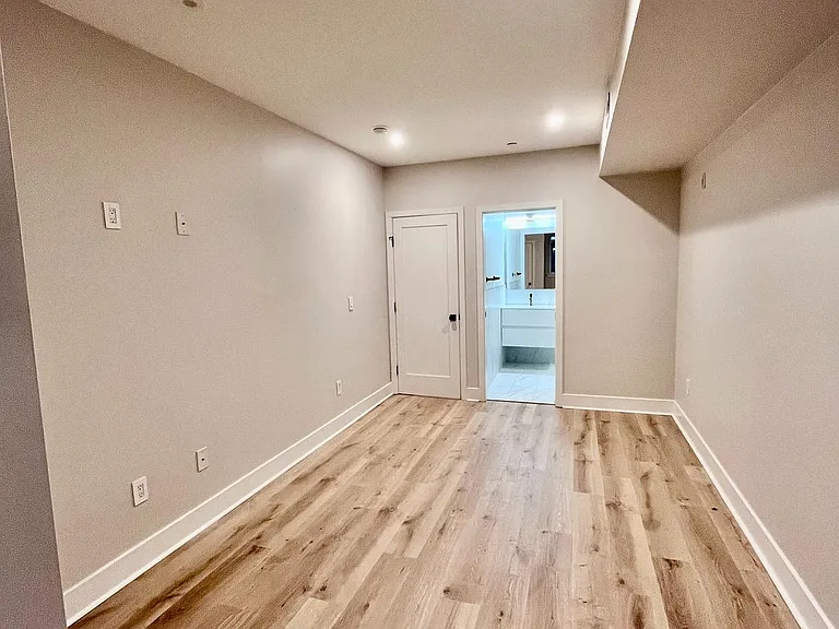 315 W Berks St #1 — Photo 14
