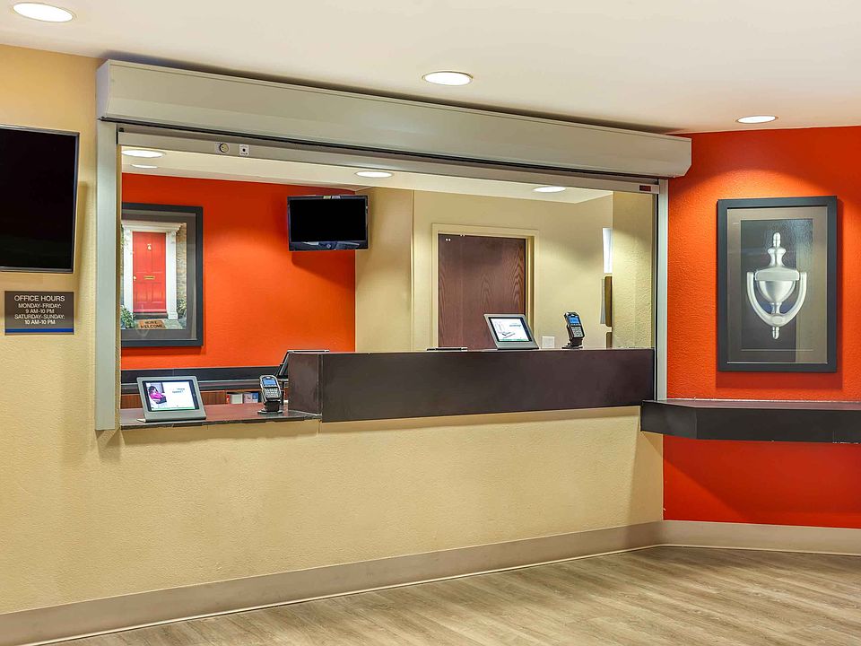 Lobby and Guest Check-in