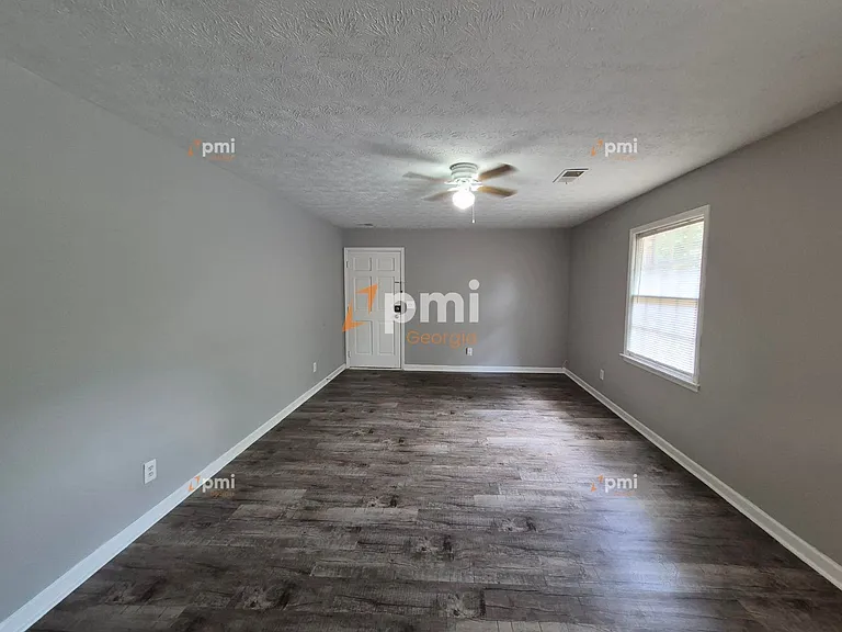 808 Wilson Cir SW — Photo 4