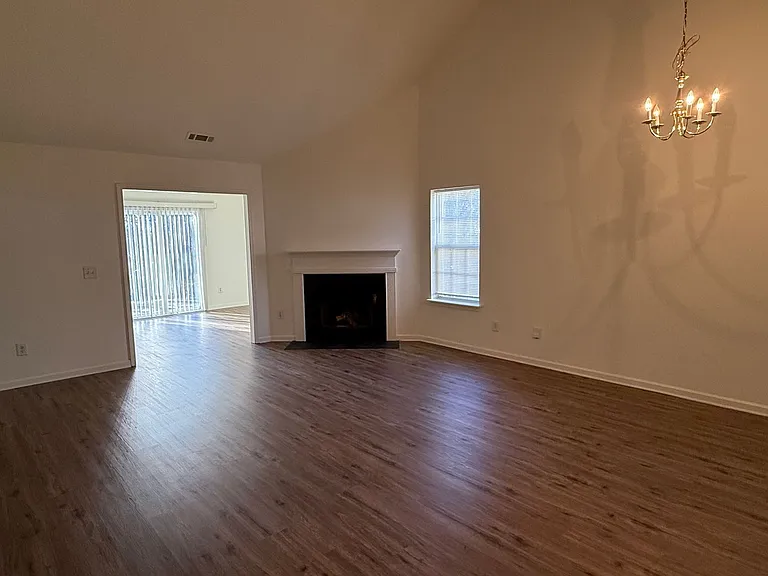 6319 Elliott Dr — Photo 6