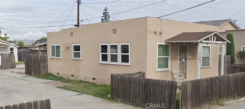 3 bed, 964 sqft, $3,000 — Photo 1