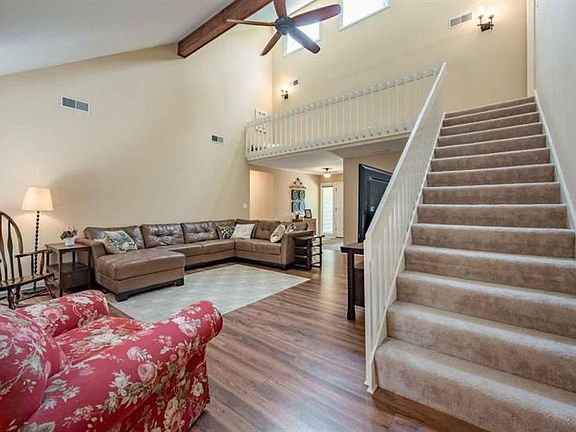 2nd image of 1835 Branch Valley Dr