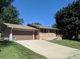 2005 Bradley St, Yankton, SD 57078