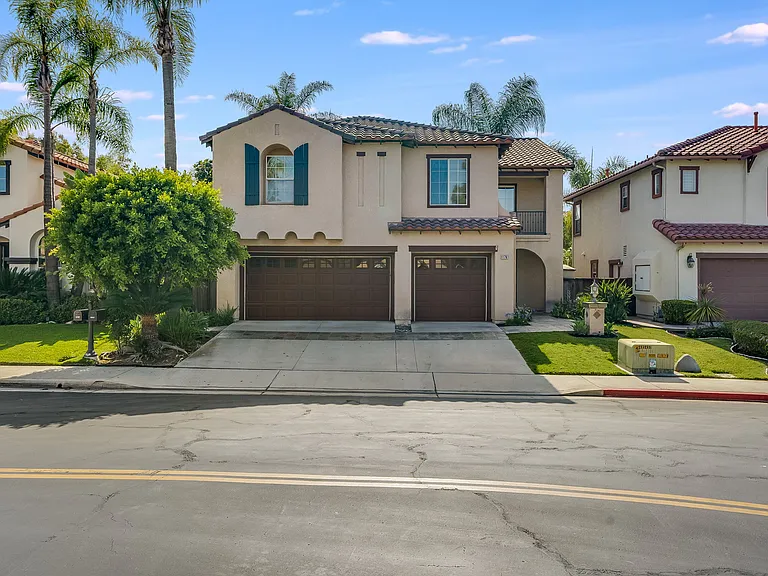 11761 Fricker Ave — Photo 1