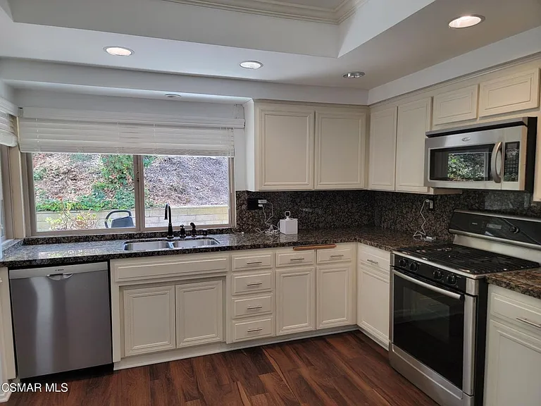 28910 Calabria Dr — Photo 4