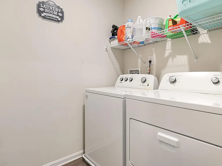 504 Currant Cir — Photo 27