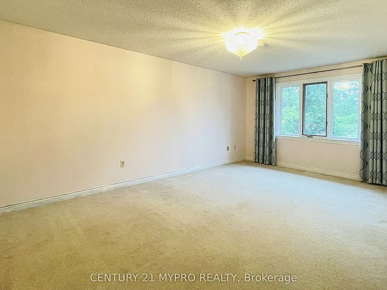 575 Lombardy Ave #MAIN — Photo 13