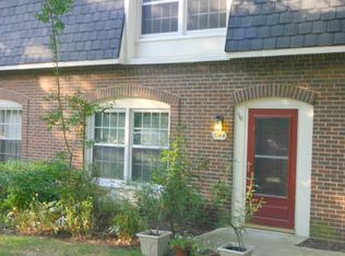 8144 Carrleigh Pkwy #127, Springfield, VA 22152