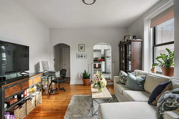 Rented by Oxford Property Group | media 7