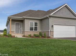 2232 Maggie Ln, Sycamore, IL 60178