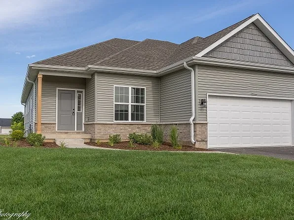 2232 Maggie Ln, Sycamore, IL 60178