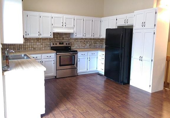 3rd image of 14825 S Alden St