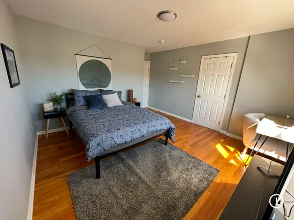 16 Belmont Cir Unit B, Danbury, CT 06810