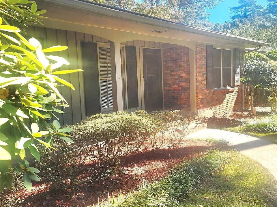 2509 Ben Hill Rd