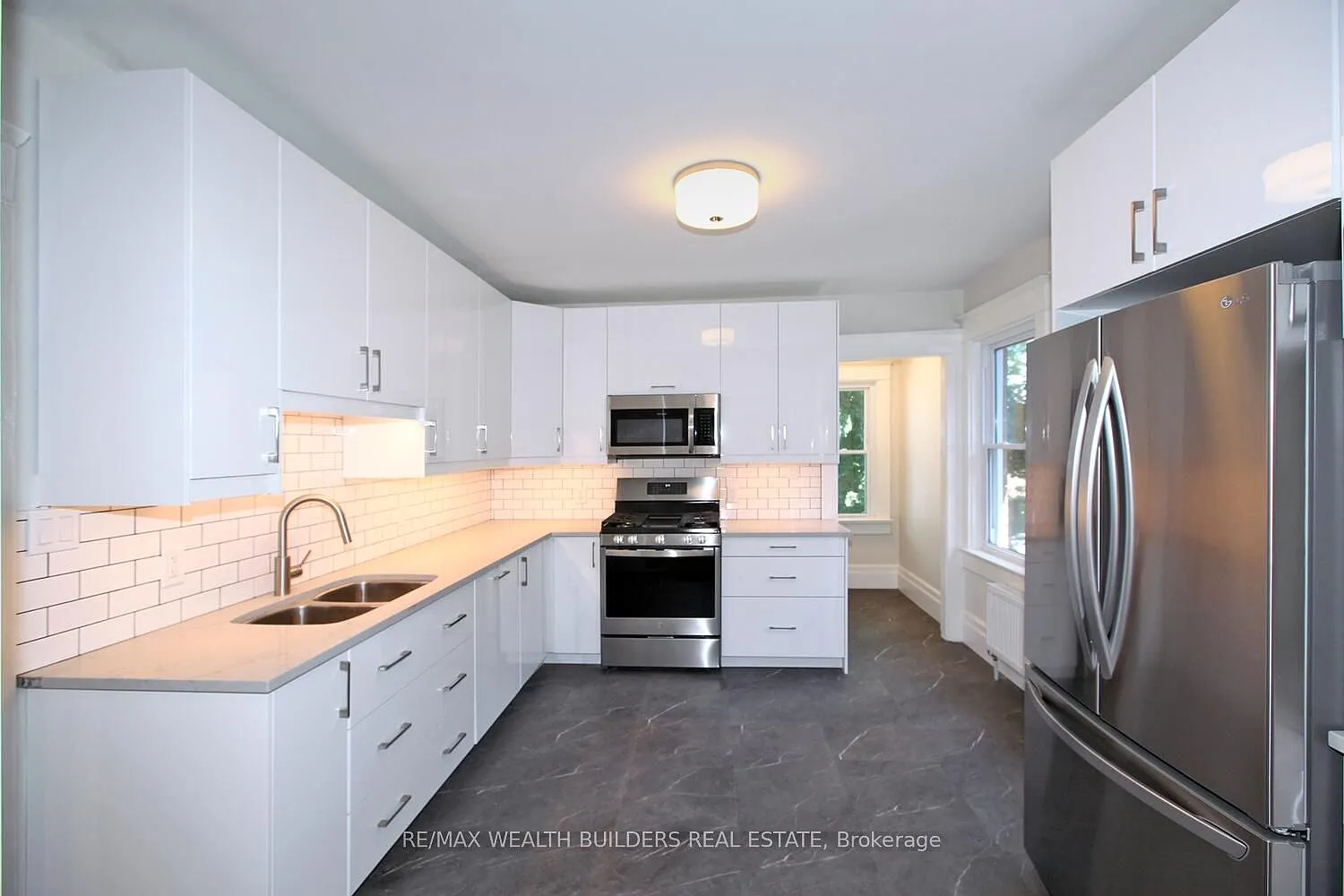 3 bed, $3,800 — Photo 4