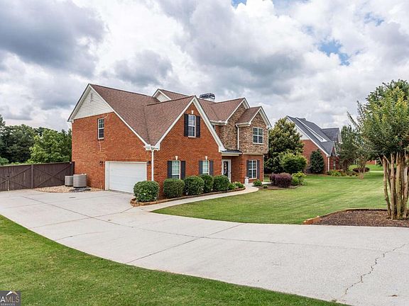 3rd image of 1081 Ruby Way