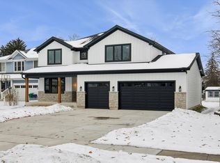 635 S Charlotte St, Lombard, IL