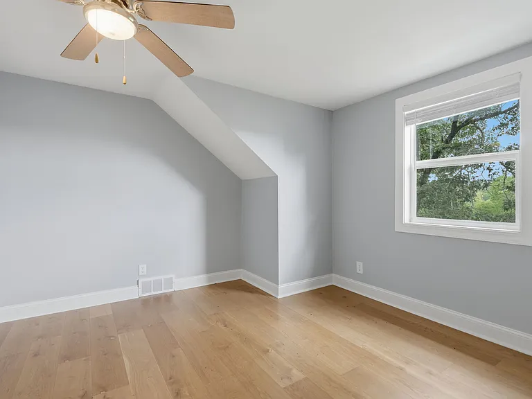 1147 Fenno Dr — Photo 22