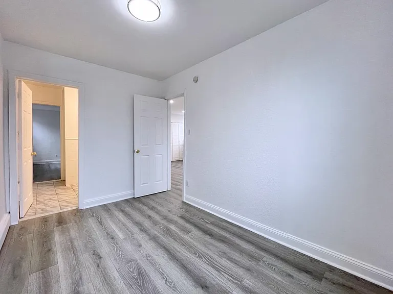 389 Monmouth St #3 — Photo 16