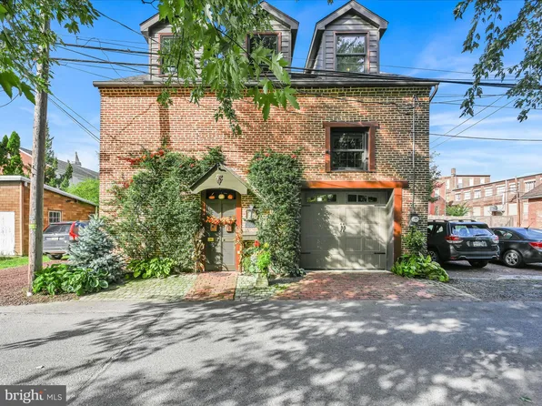 114 W Hazel Ave, Marietta, PA 17547