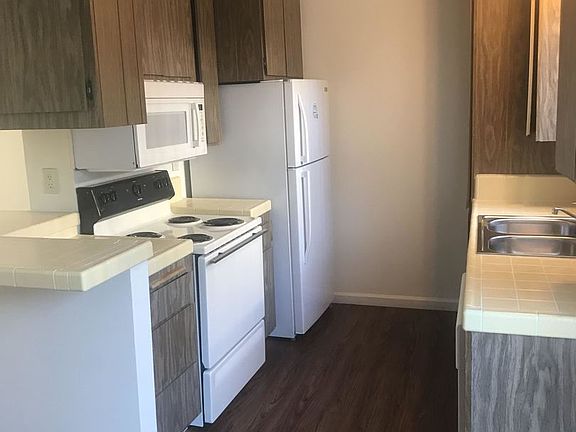 2nd image of 1429 F Ave APT 20