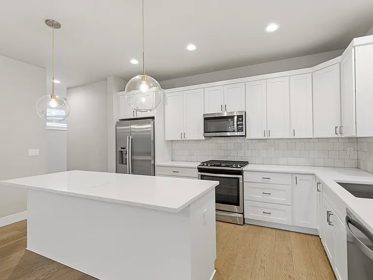 1118 SW Dottie Ct — Photo 7