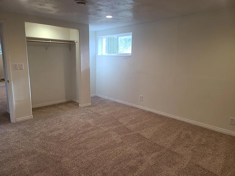 245 N 600 E #B — Photo 6