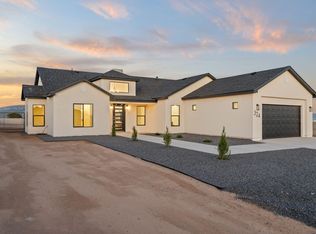 324 2nd St NE, Rio Rancho, NM 87124