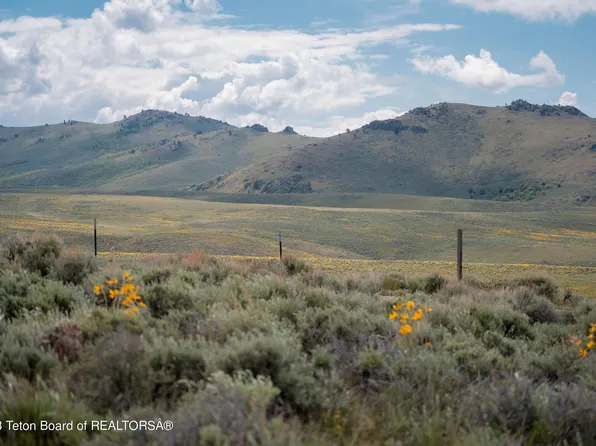 Chimney Butte Rd, Boulder, WY 82923