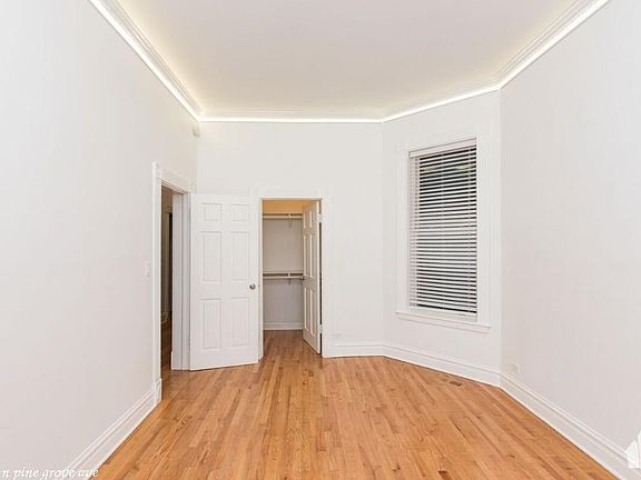 5th image of 3152 N Pine Grove Ave #722