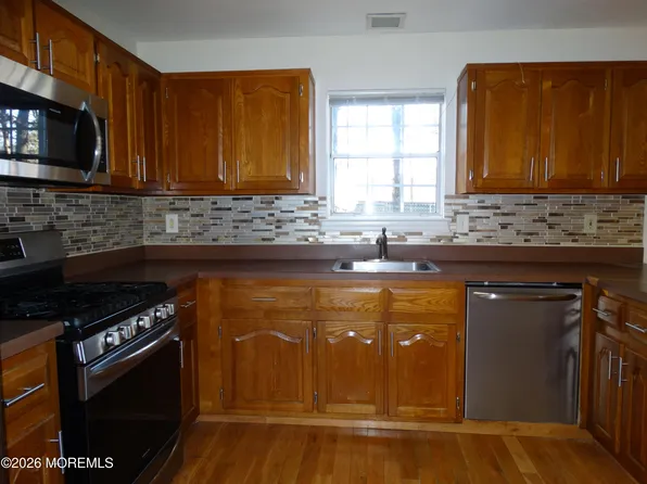 540 Davids Ct, Lakewood, NJ 08701