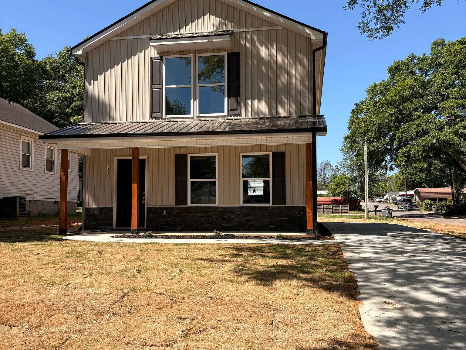3 bed, 2.5 bath, $2,100 — Photo 1