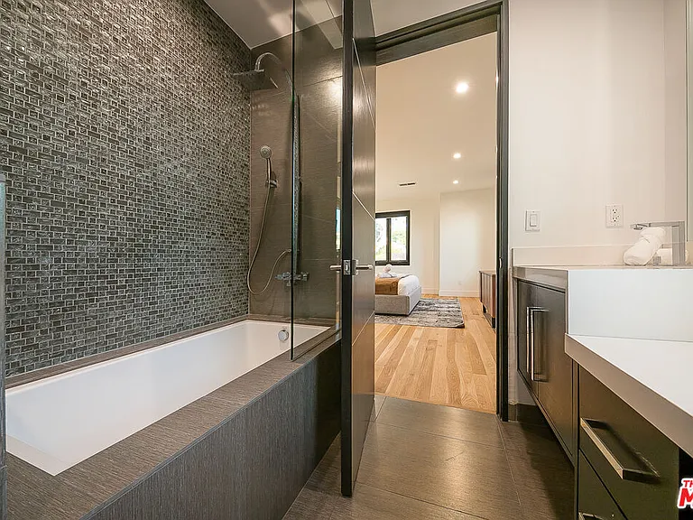 419 N Edinburgh Ave — Photo 27