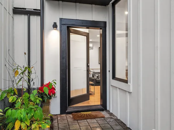 1806 19th Avenue S #A, Seattle, WA 98144