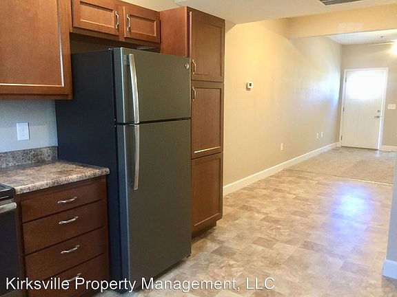 4th image of 715 W Fillmore St APT 2