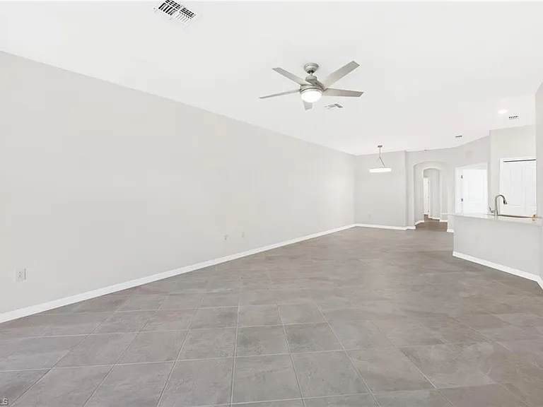 2672 Vine Ave — Photo 14