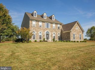 38724 Rambling Farm Dr, Hamilton, VA 20158