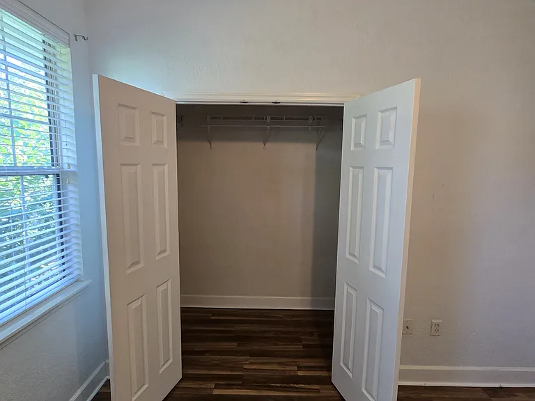 2508 SW 35th Pl — Photo 11