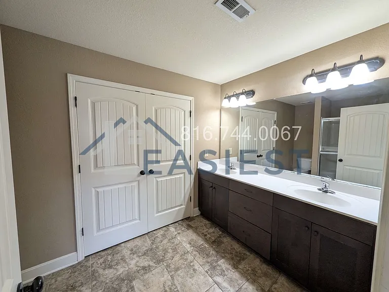 3837 NW 94th St — Photo 11